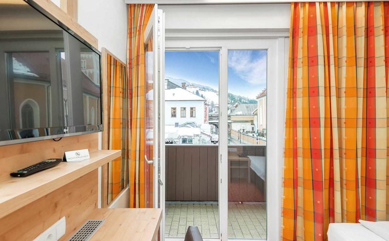Hotel Rössl-Dependance Neue Post Schladming Buitenkant foto